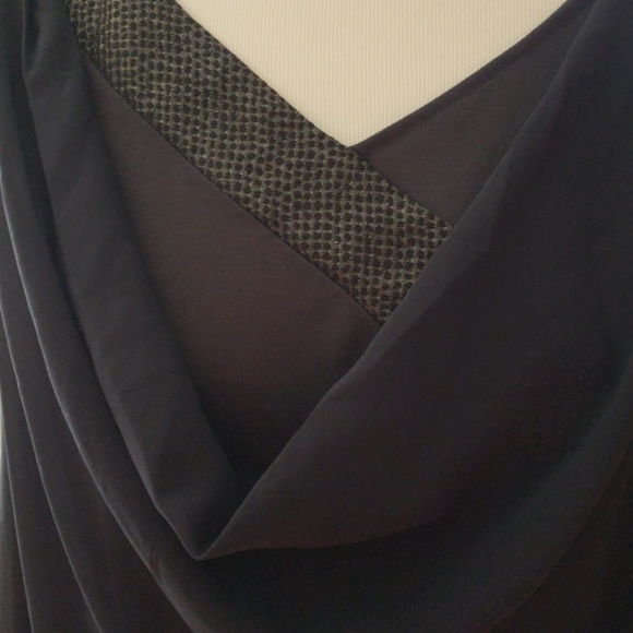 Top - Picture 2 of 4